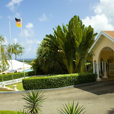 Cardiff Hotel And Spa Runaway Bay Eksteriør billede
